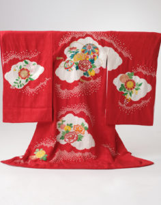 赤いお宮参り女着物